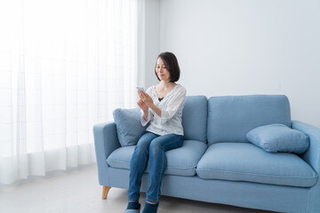 ミドル　シニア女性　ポートレート