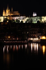 Fototapeta na wymiar Night view of Prague and the Castle