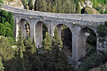 Fototapeta na wymiar Gravina in Puglia (Bari) - Ponte Acquedotto Madonna della Stella