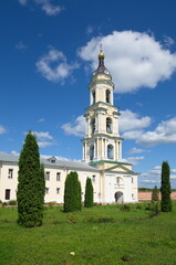 Fototapeta na wymiar Church of the Introduction to the Church of the most Holy Theotokos in the gate bell tower. Bogoyavlensky Old-Golutvin monastery in Kolomna, Russia