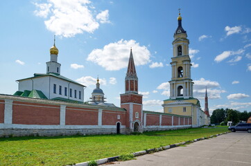 Fototapeta na wymiar Bogoyavlensky Old-Golutvin monastery in Kolomna, Russia