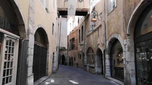 Chamb&eacute;ry - rue basse du ch&acirc;teau