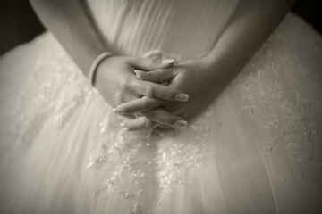 Les mains de la mariée