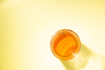 胡麻油と胡麻。食用や美容用オイル。