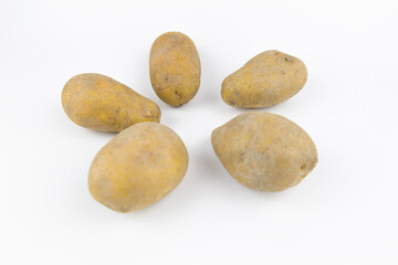 Fototapeta na wymiar Raw potato isolated on white background.