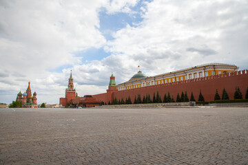 Obraz premium Red Square, Kremlin, GUM without people during quarantine Covid-19