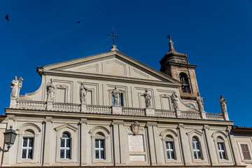 Fototapeta na wymiar terni cathedral in the historic area