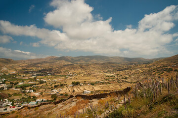 Fototapeta na wymiar View over Skarkos hill, ancient settlement near Ios town
