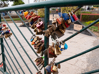 ペルー、リマの新市街周辺。恋人たちの公園、愛の誓いと南京錠