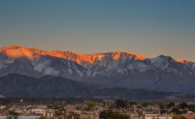 Cerro famatina al amanecer