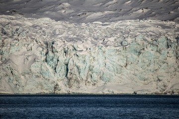 Lodowcowy krajobraz Arktyki © blackspeed