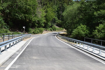 Eifelstraße im Frühsommer
