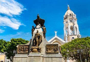 Monument to Simon Bolivar in the old town of Panama City - obrazy, fototapety, plakaty