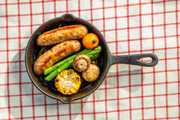 スキレットで作るアウトドアの朝食　 delicious breakfast 
