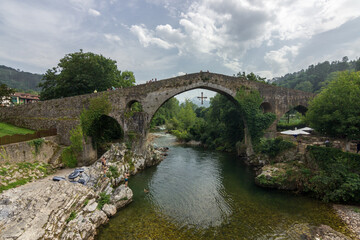 Fototapeta na wymiar Town of Cangas de Onis in Asturias (Spain)