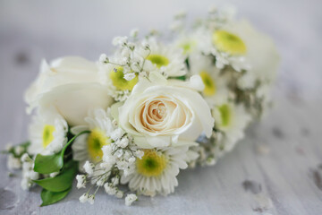 Fototapeta na wymiar bouquet of white roses