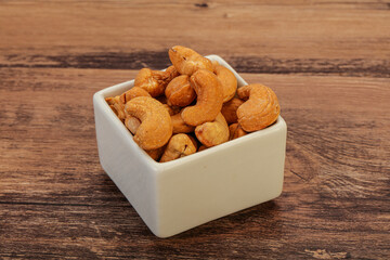 Cashew heap in the bowl