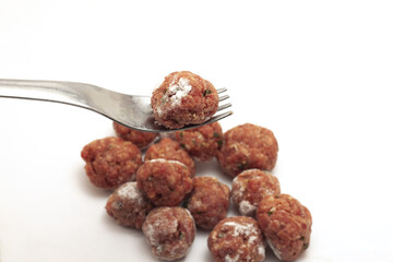 meatballs flavored with parsley