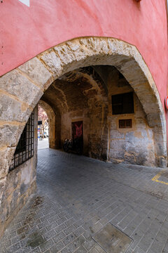 Porta de l&acute;Almod&iacute;, arco de la Gabella de la Sal, calle de Mar, Palma, Mallorca, balearic islands, Spain