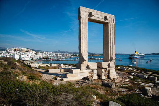 Portal of Appolo with ferrie