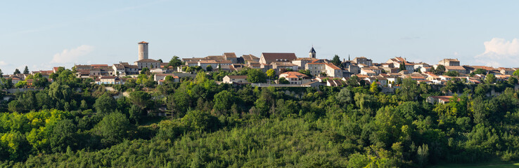 Panorama du village de Puymirol, Lot-et-Garonne, France