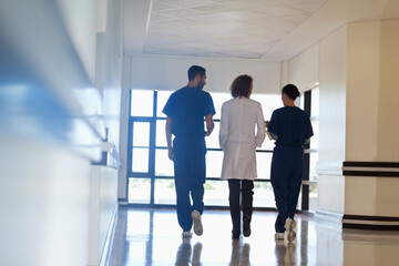 Fototapeta premium Hospital staff talking in hallway