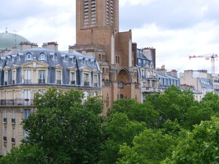 Fototapeta na wymiar Some facades in the center of Paris. may 2020