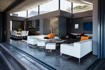 Fototapeta na wymiar Sofa and dining table in modern living room