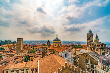Fototapeta na wymiar Downtown of Bergamo, Italy