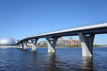 Fototapeta na wymiar Pedestrian Yacht Bridge in St.Petersburg.