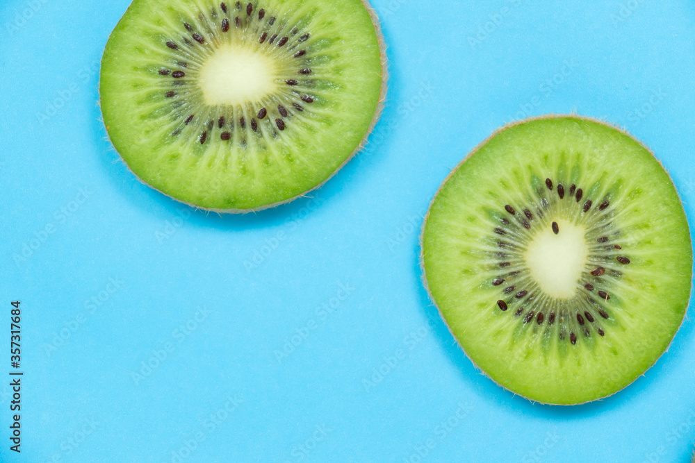 Wall mural kiwi fruit on a plate