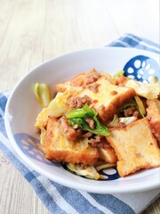 厚揚げとひき肉のピリ辛炒め