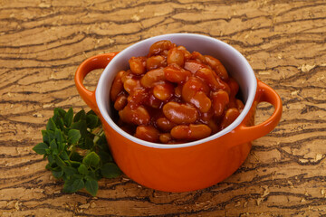 Baked kidney with tomato sauce