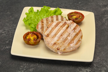 Grilled tuna steak with kumato