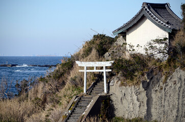 海岸の神社