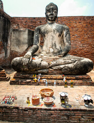  Buddha statue inside Wat Wora Chet Tha Ram, a Buddhist temple of archaeological park, Ayutthaya, Thailand