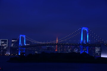 Obraz premium Blue rainbow bridge in Tokyo