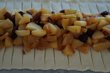 Repostería casera de manzana con pasas