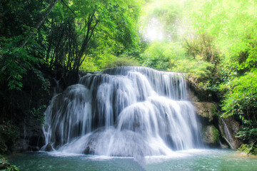 Fototapeta na wymiar The beautiful Waterfall in thailand