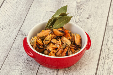 Pickled mussels in the bowl
