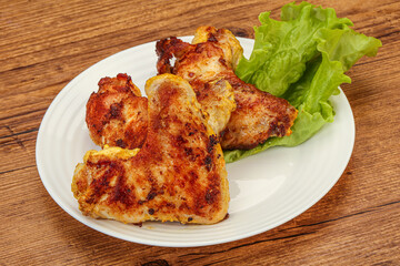 Roasted chicken wings with spices