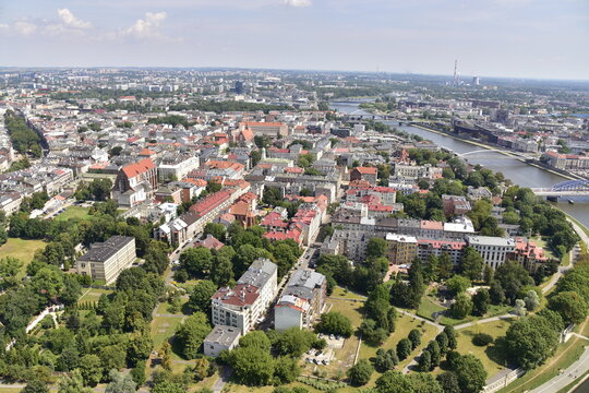 widok na Krak&oacute;w z balonu, panorama na Krak&oacute;w z powietrza