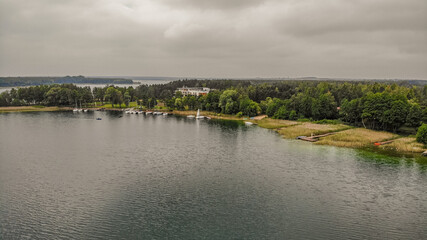 Fototapeta na wymiar Jezioro Powidzkie, jezioro polodowcowe typu rynnowego na Pojezierzu Gnieźnieńskim