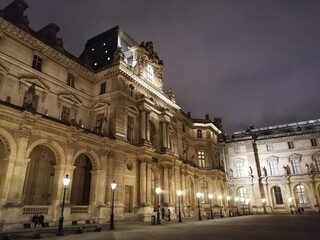 Fototapeta na wymiar The Louvre Palace