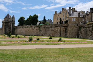 Tour du Connétable et jardin des remparts de Vannes