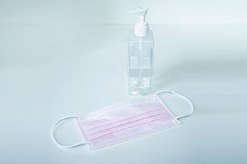 Dispenser disinfettante gel e mascherina