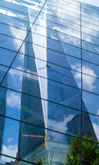 Fototapeta na wymiar Skyscrapper Reflecting