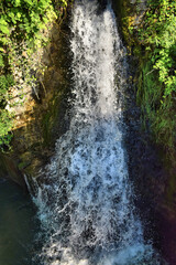 Kleiner Wasserfall beim Rheinfall in der Schweiz 20.5.2020