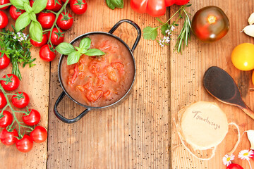 frische Tomatensuppe Tomaten Suppe selber kochen einkochen einmachen Overhead 