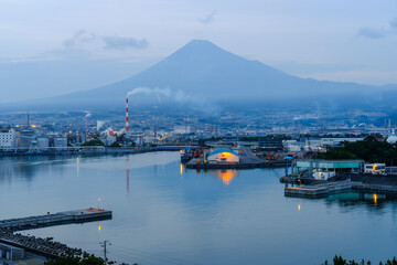 静岡県富士田子の浦からの富士山